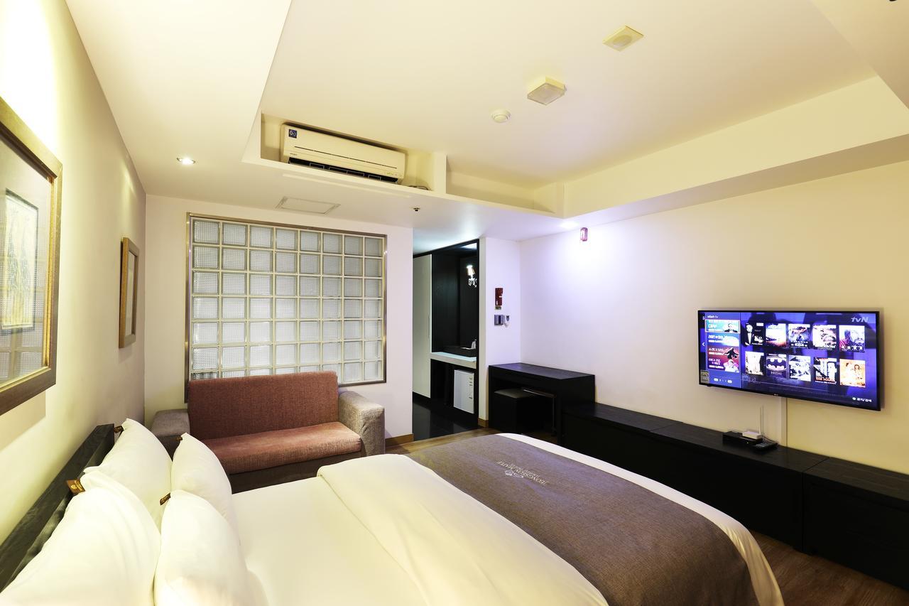 Jeongseon Maple Hotel מראה חיצוני תמונה